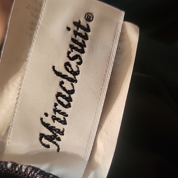 MIRACLESUIT Twisted Sister Esmerlda One-Piece Swimsuit BLACK SIZE 14 - Picture 3 of 10